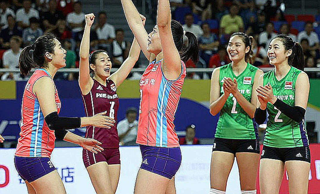 Modena Futures: Khoảng cách đẳng cấp sau tỷ số 21-11, 21-12 ở chung kết bóng chuyền bãi biển nữ