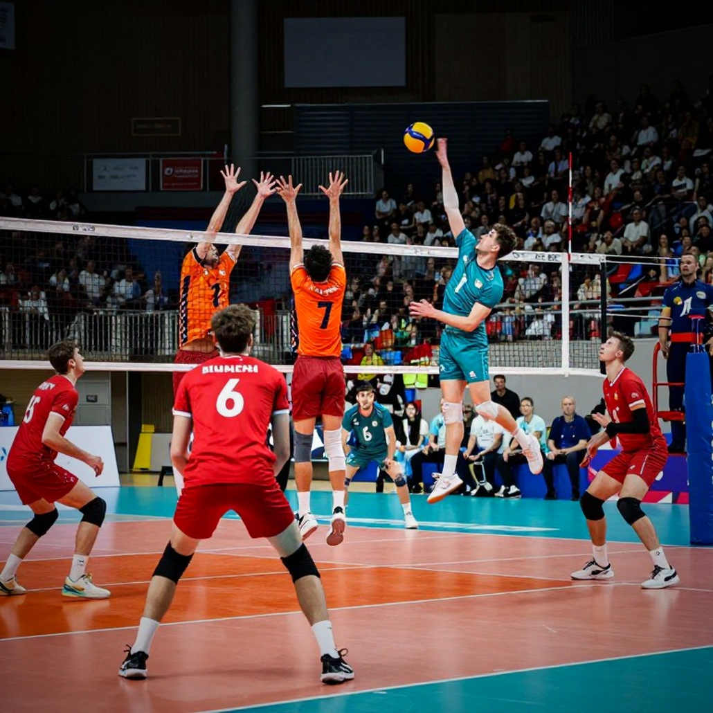 Kentucky lật ngược Louisville sau set đầu thảm họa: đọc lại ba set của trận derby top-5 nước Mỹ Kentucky lật ngược Louisville sau set đầu thảm họa: đọc lại ba set của trận derby top-5 nước Mỹ