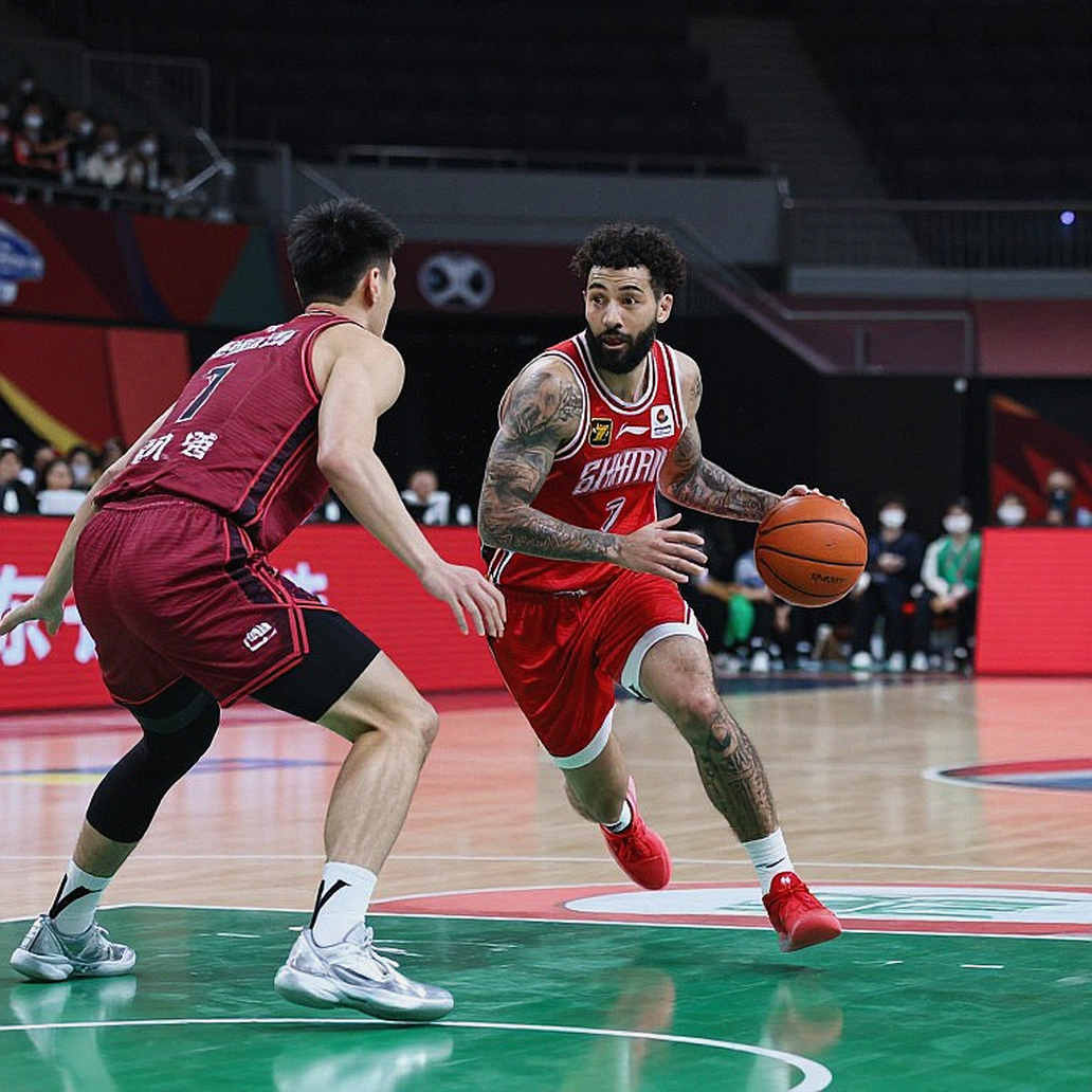 EuroLeague: Panathinaikos bất bại một mình ở ngôi đầu, Olympiacos lật ngược 28 điểm tại Valencia
